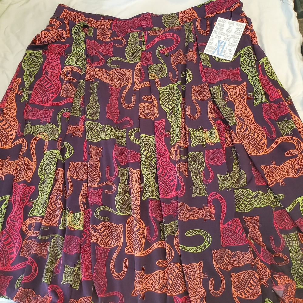 Lularoe Cat Madison with pockets